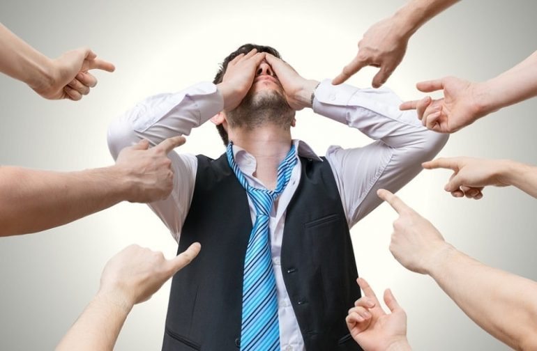 Dampak Aphenphosmphobia dalam Kehidupan Sehari-hari