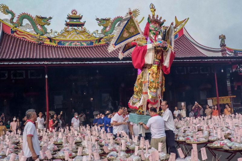 Mengenal Festival Hantu Lapar dan Asal-Usulnya